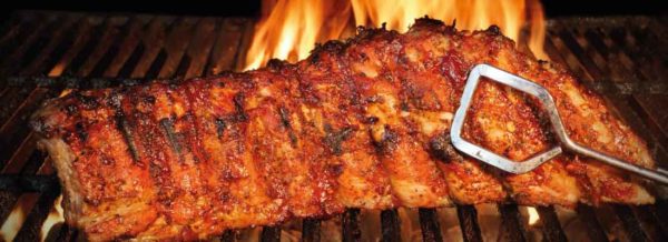lugt svært sælge Grill catering og BBQ grillbuffet til fest tilberedt på kul grill